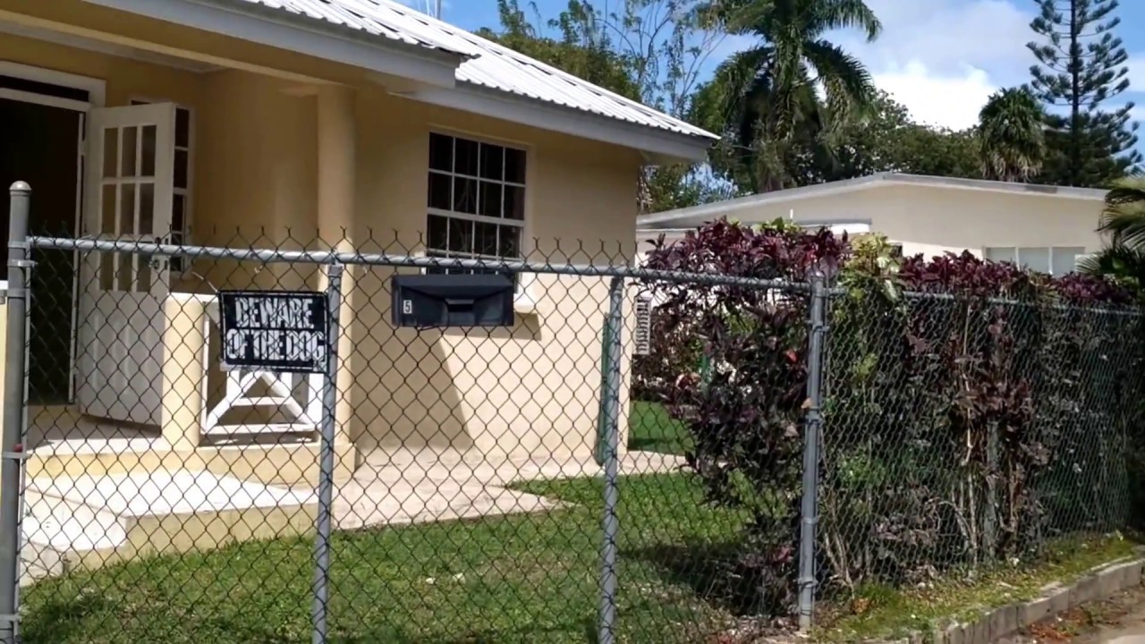 * REDUCED * REDUCED * HOUSE for SALE $545,000 Barbados Dollars - * REDUCED * REDUCED *