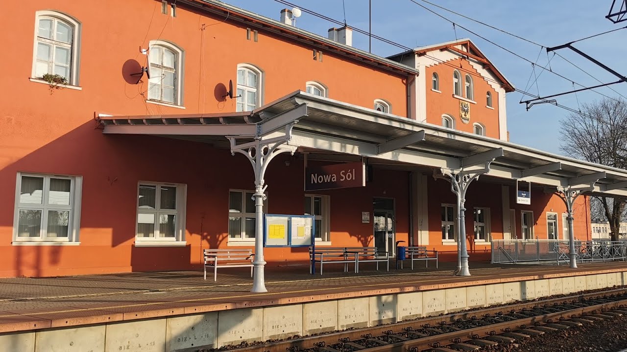 Nowa S&oacute;l dworzec kolejowy # train station