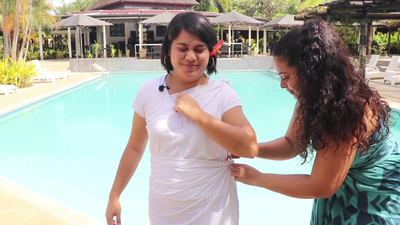 How to tie a ie lavalava in Samoa..
