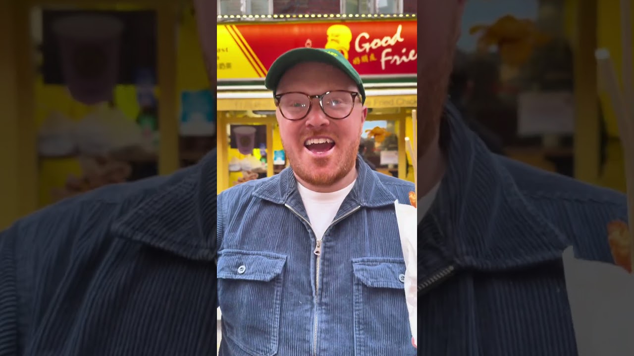 Trying the most famous fried chicken in Chinatown #london #chinatown #streetfood #foodie #food