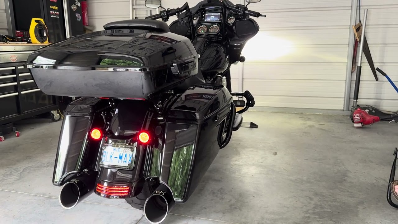 Road Glide Special with S&S 475 cam and Khrome Werks full exhaust.