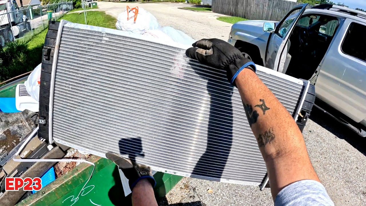 DUMPSTER DIVING - AUTOPARTS, OPEN TOPS AND A BUNNY!