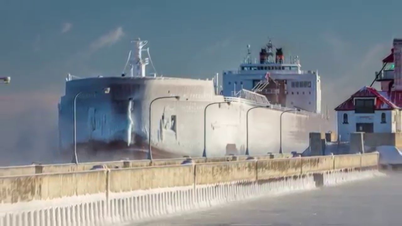 Paul R Tregurtha arrived Duluth 01/18/2016