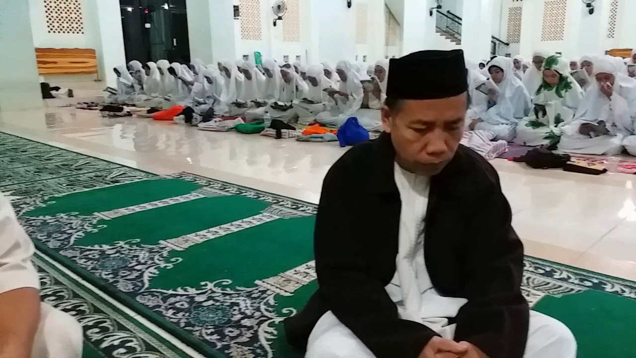 Zikir Peserta Pencerahan Qalbu Mahasiswa UMI 2017