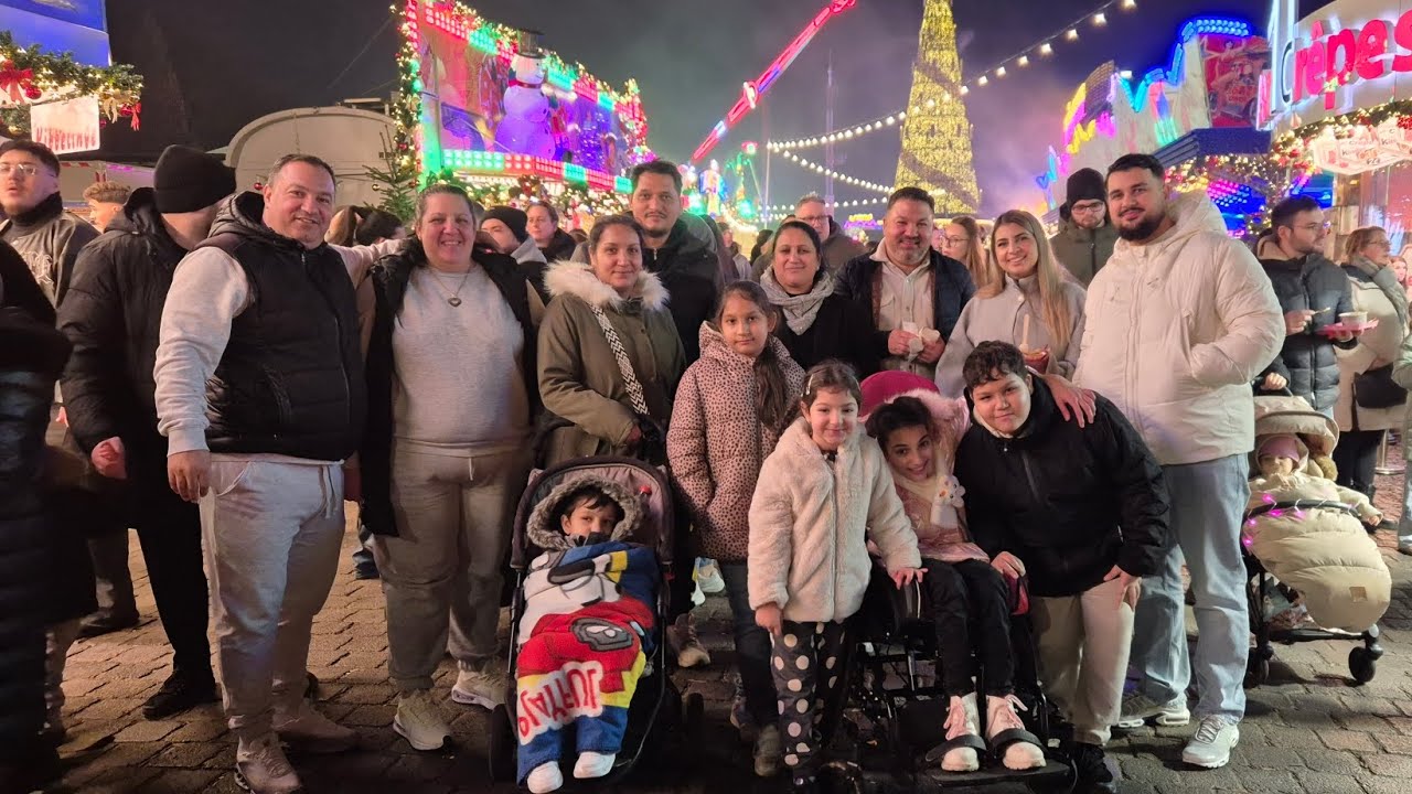 Party 2 famelijarno piriba ko Weihnachtsmarkt