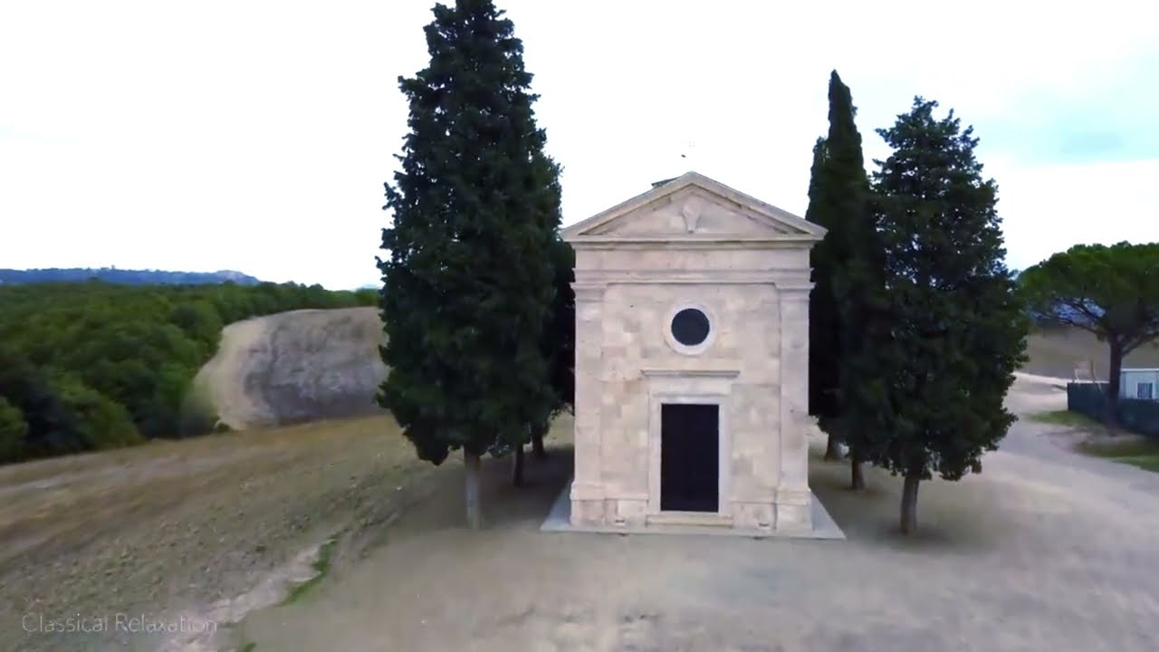 Amira Willighagen  - Tuscany