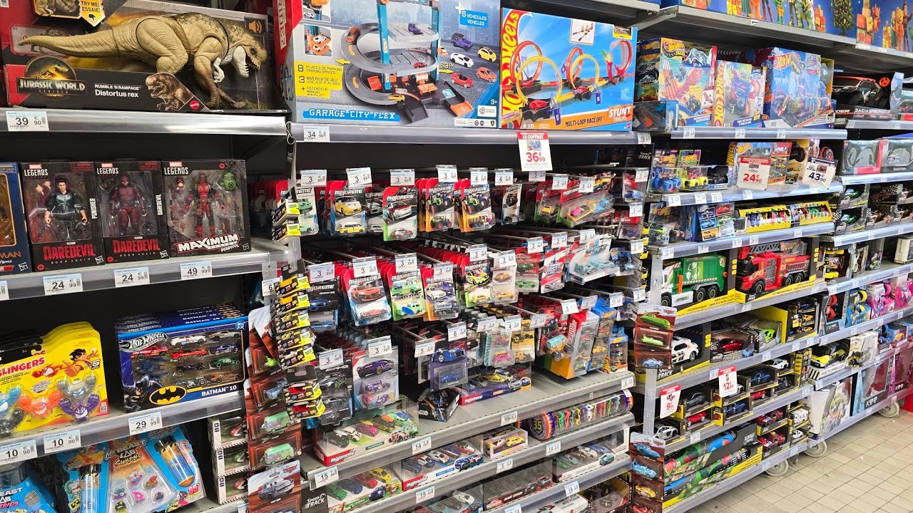 Давайте заглянем в гипермаркет Carrefour за моделями автомобилей разных размеров 🙂☝🏻✅️