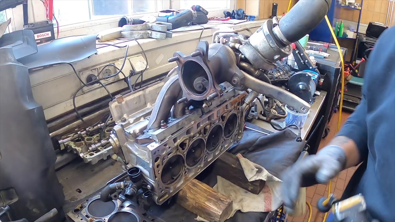 Audi A4 1,8 Tfsi cylinder head disassembling