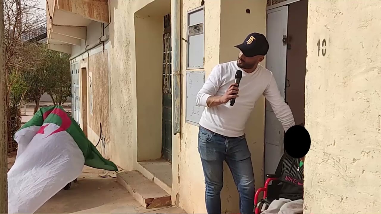 الحمد لله يا ربي 🤲 فرحة طفل يتيم كيما هذا ، تسوى الدنيا و ما فيها ... الطفل كان منقطع عن الدراسة 💔