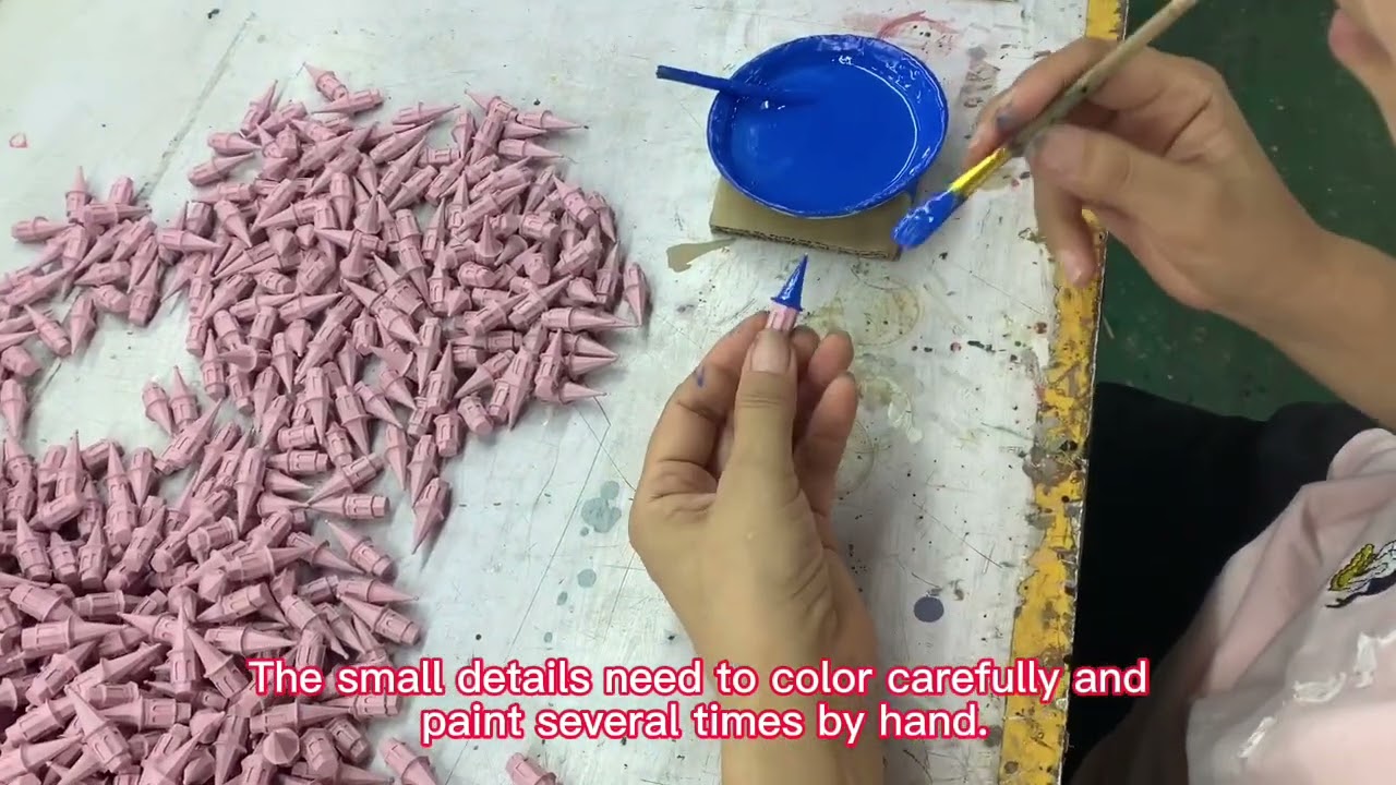 Designer Vinyl Art Toys Pad Printing and Hand Painting in Toy Factory