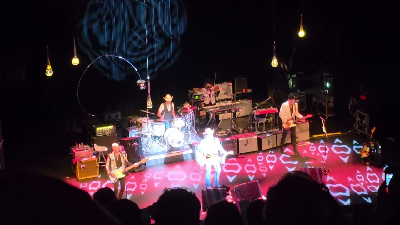 Dwight Yoakam Mobile 2/19/26 Honky Tonk Man
