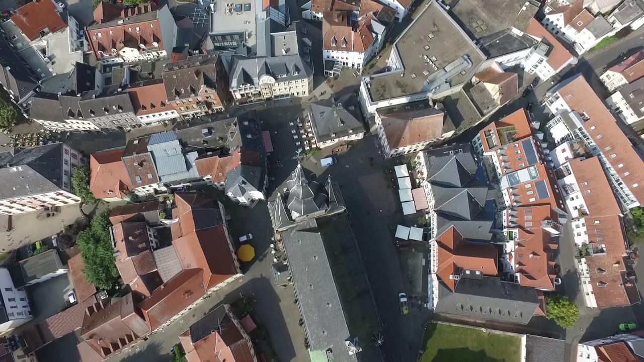 &Uuml;BER DEN D&Auml;CHERN VON ST. WENDEL