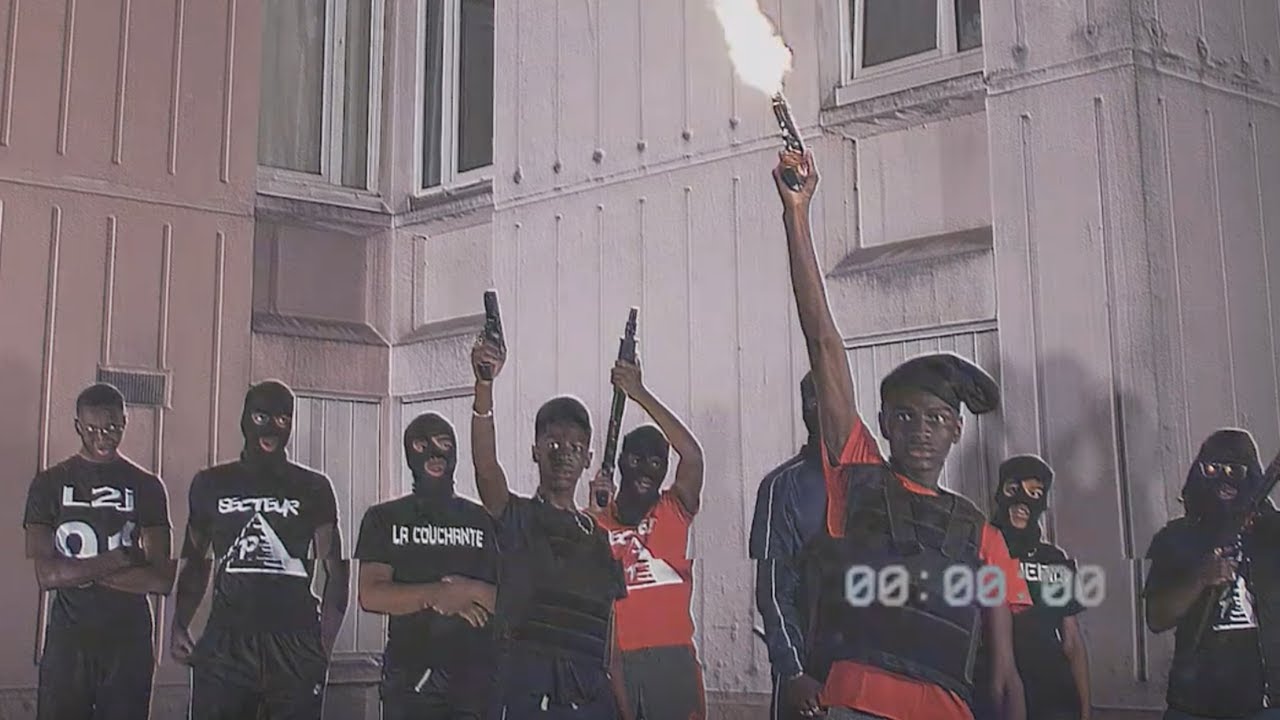 Secteur P - Cagoulé ganté ( clip officiel )