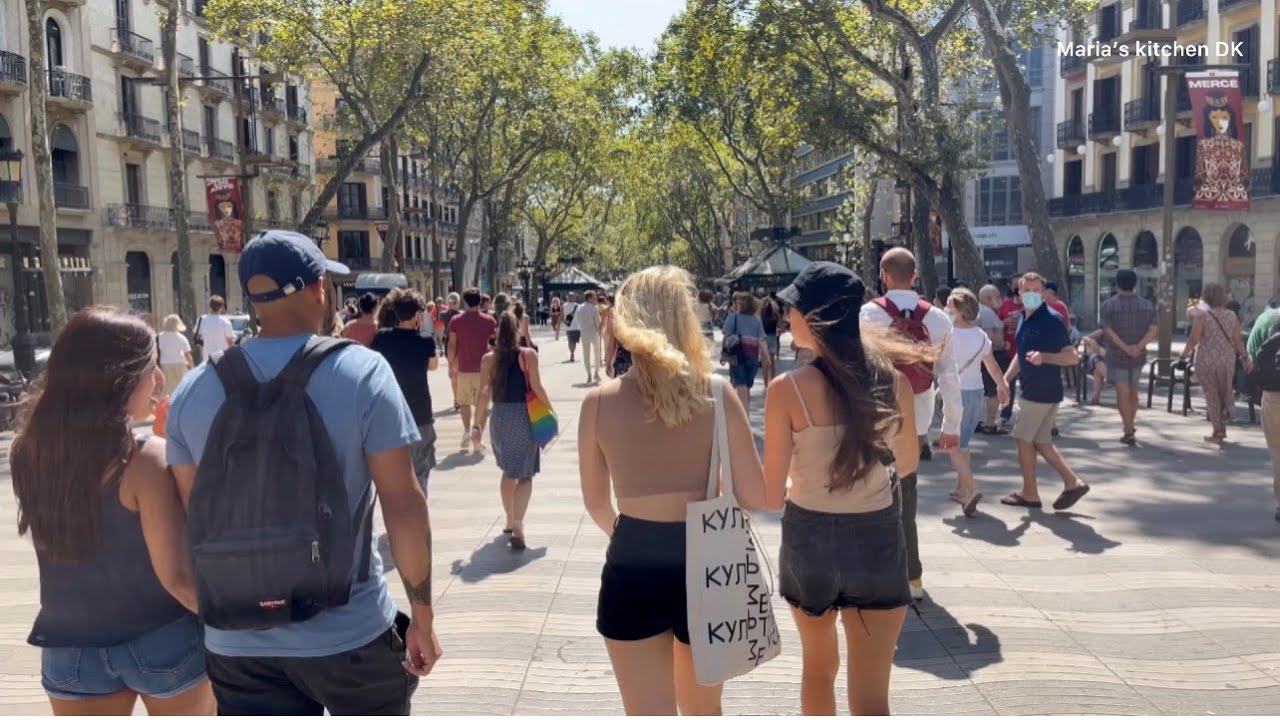 4K Walking Tour Barcelona / Summer / Sun / Holiday / Beautiful / 🌞