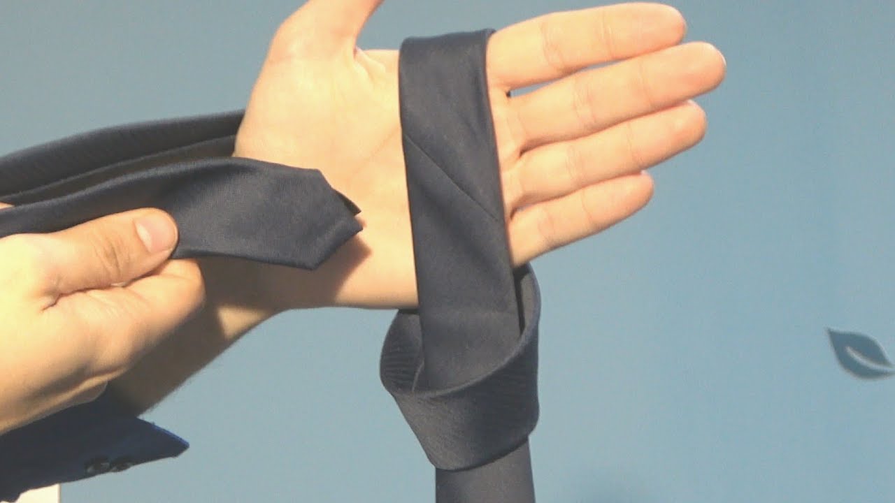 Nudo de corbata (a la inversa) - Como hacer el nudo de corbata