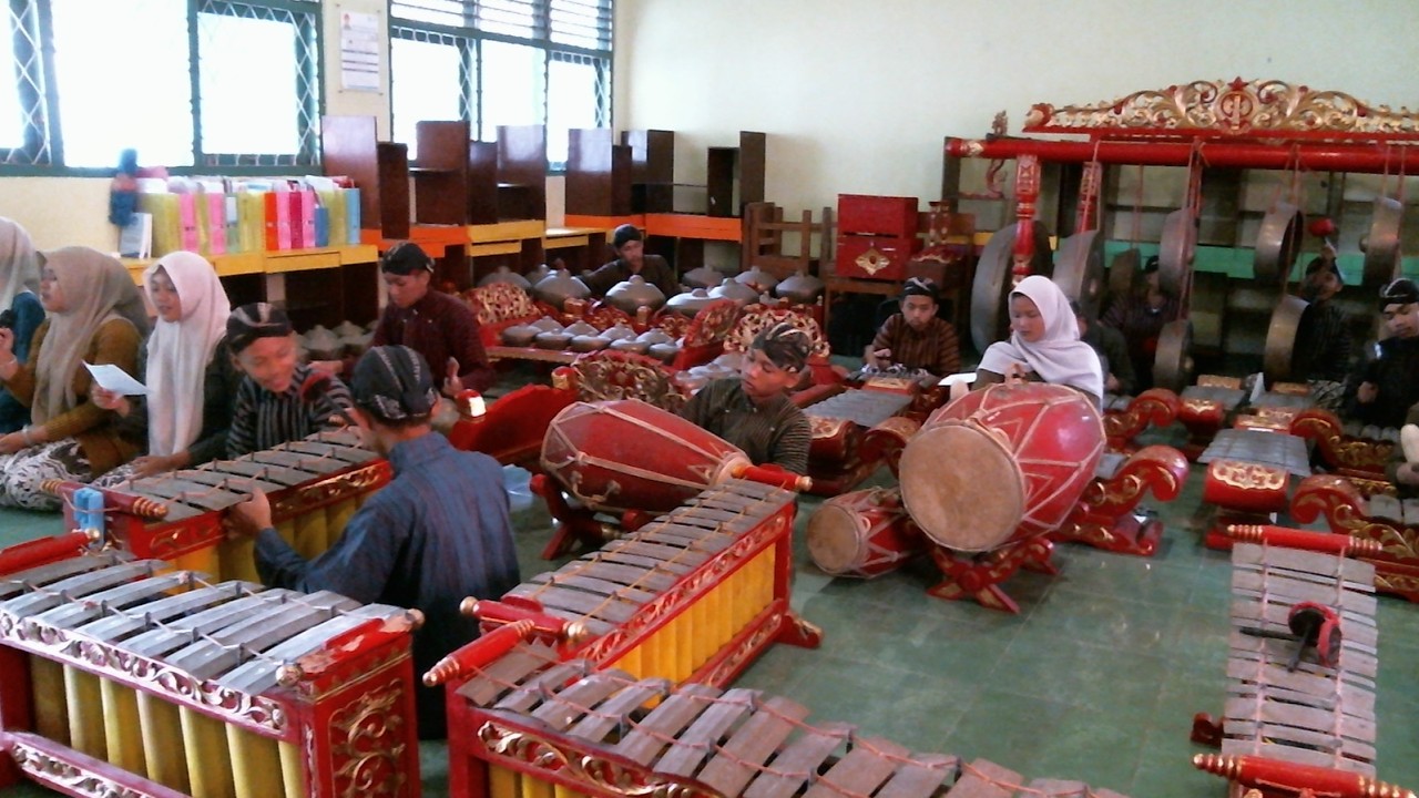Menabuh Gamelan Serentak, Magepukan Karo Pengetan Adeking Daerah Istimewa Yogyakarta, kaping 271