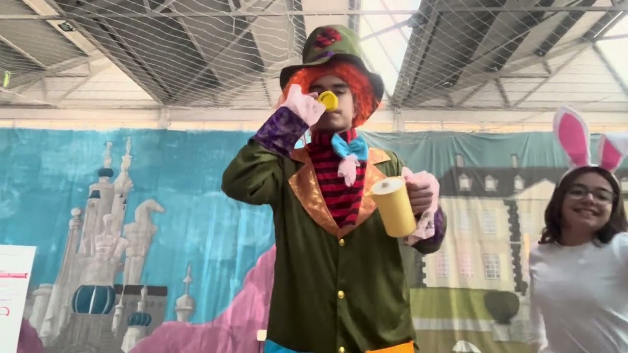 ALICE IN WONDERLAND PERFORMANCE. SPAIN. ALICIA EN EL PAÍS DE LAS MARAVILLAS BAILE