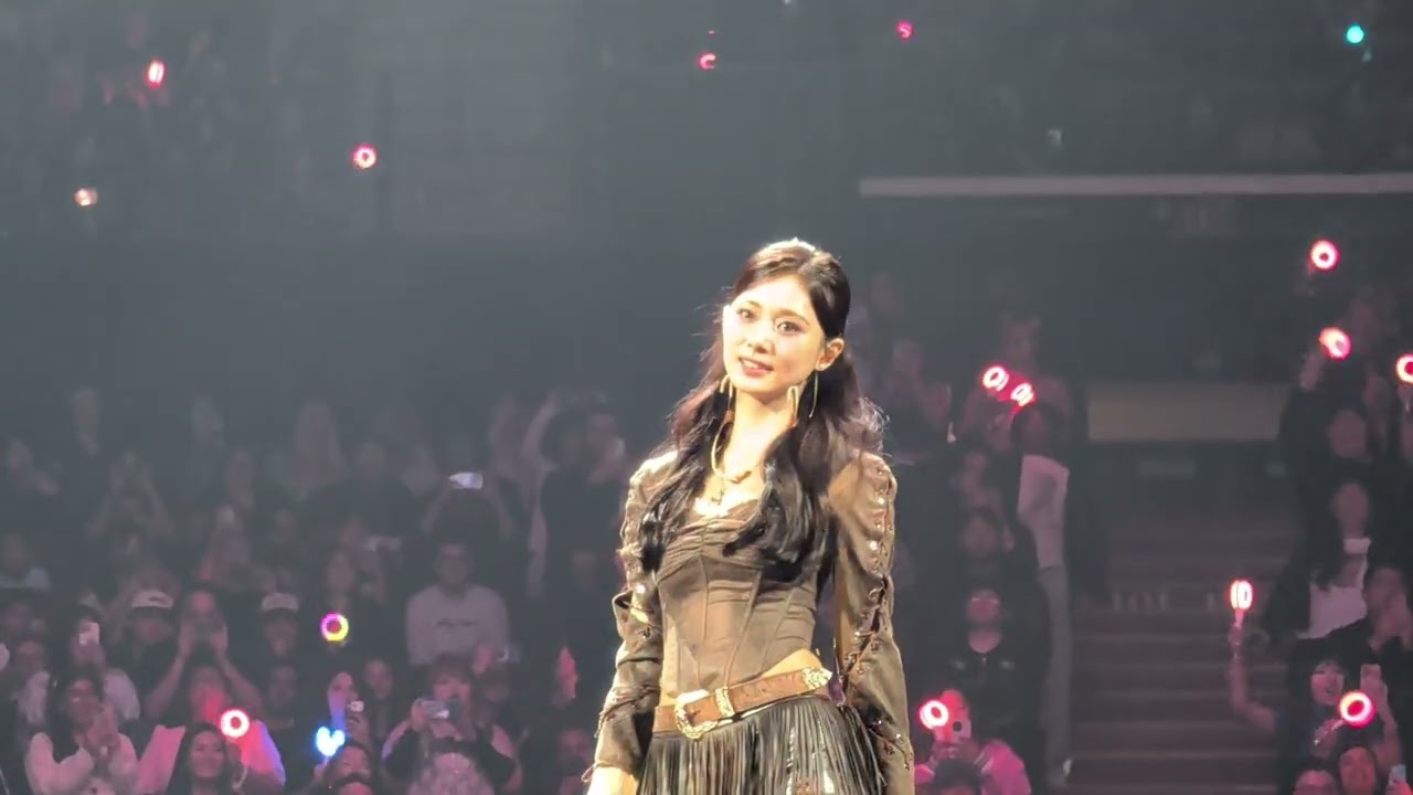 Twice Day 1 at The Kia Forum -  I Got You (4k Fancam)
