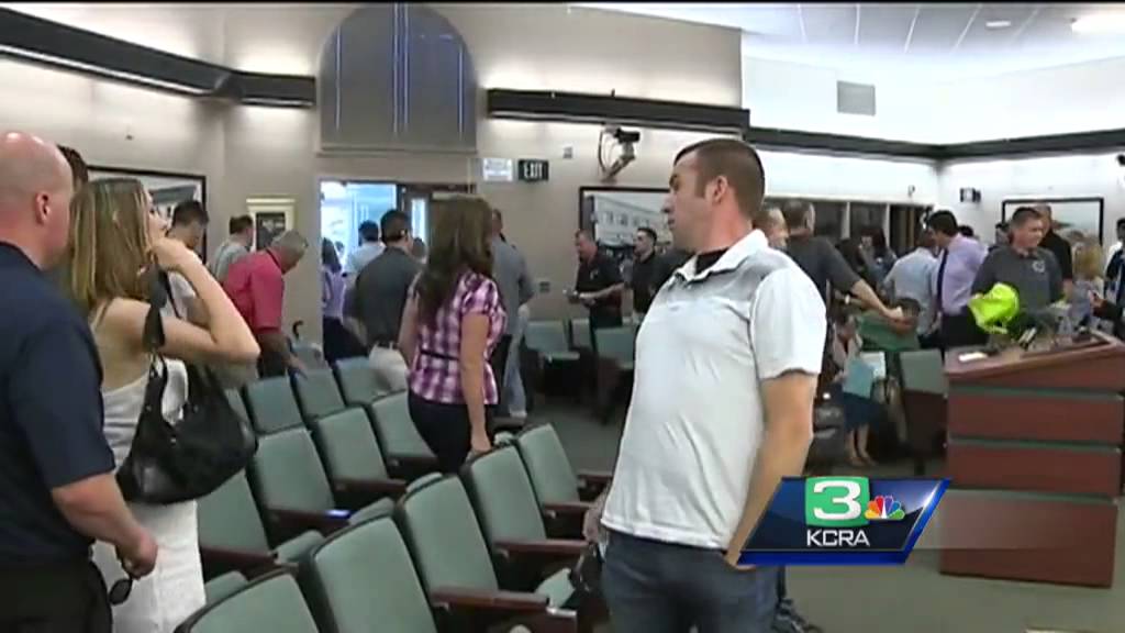 Roseville City Council cuts police pension benefits
