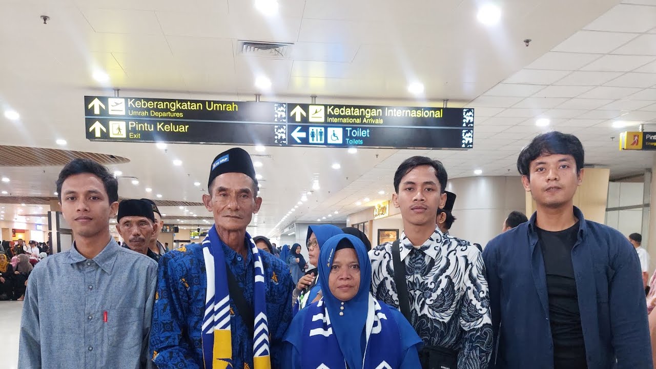 Umroh abi Jamai & umi sunifah, with sons January 2025