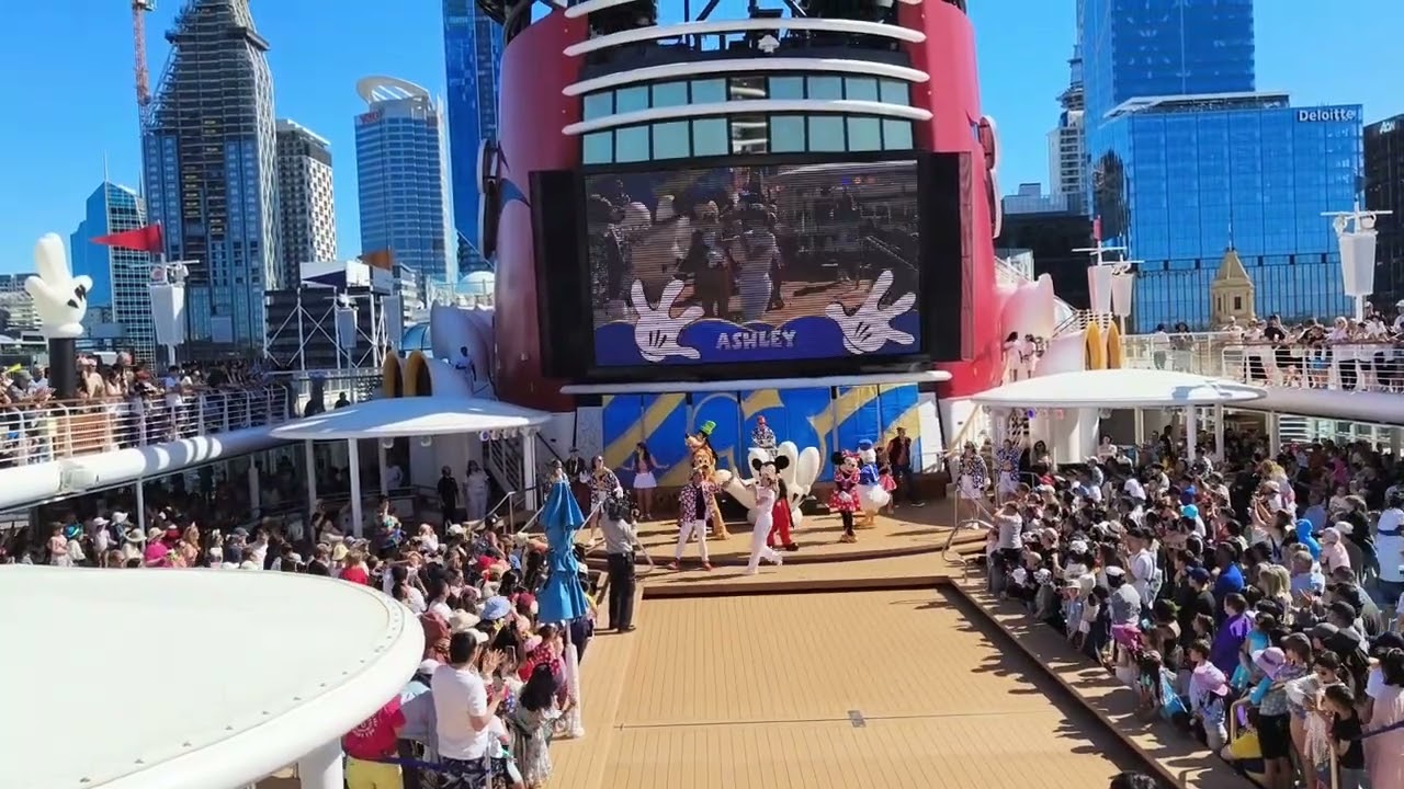 Круиз Disney Wonder - Вечеринка по случаю отплытия