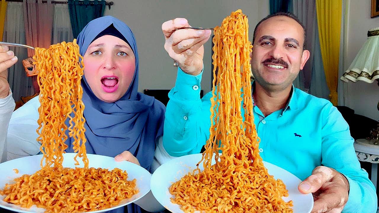 تحدى أكل النودلز الكورى الحار ضد قناة @ShibaInu25002  | ابراهيم ووفاء