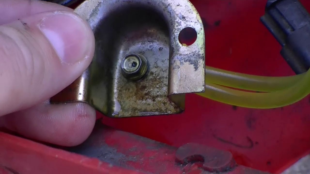 Toro S-200 Snowblower Primer Bulb Hack - Re-upload with audio