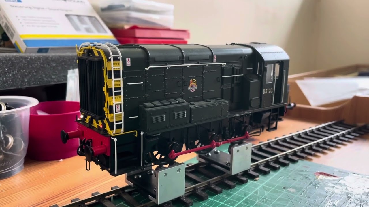 Youchoos class 08 diesel shunter sound file on Dapol class 08.