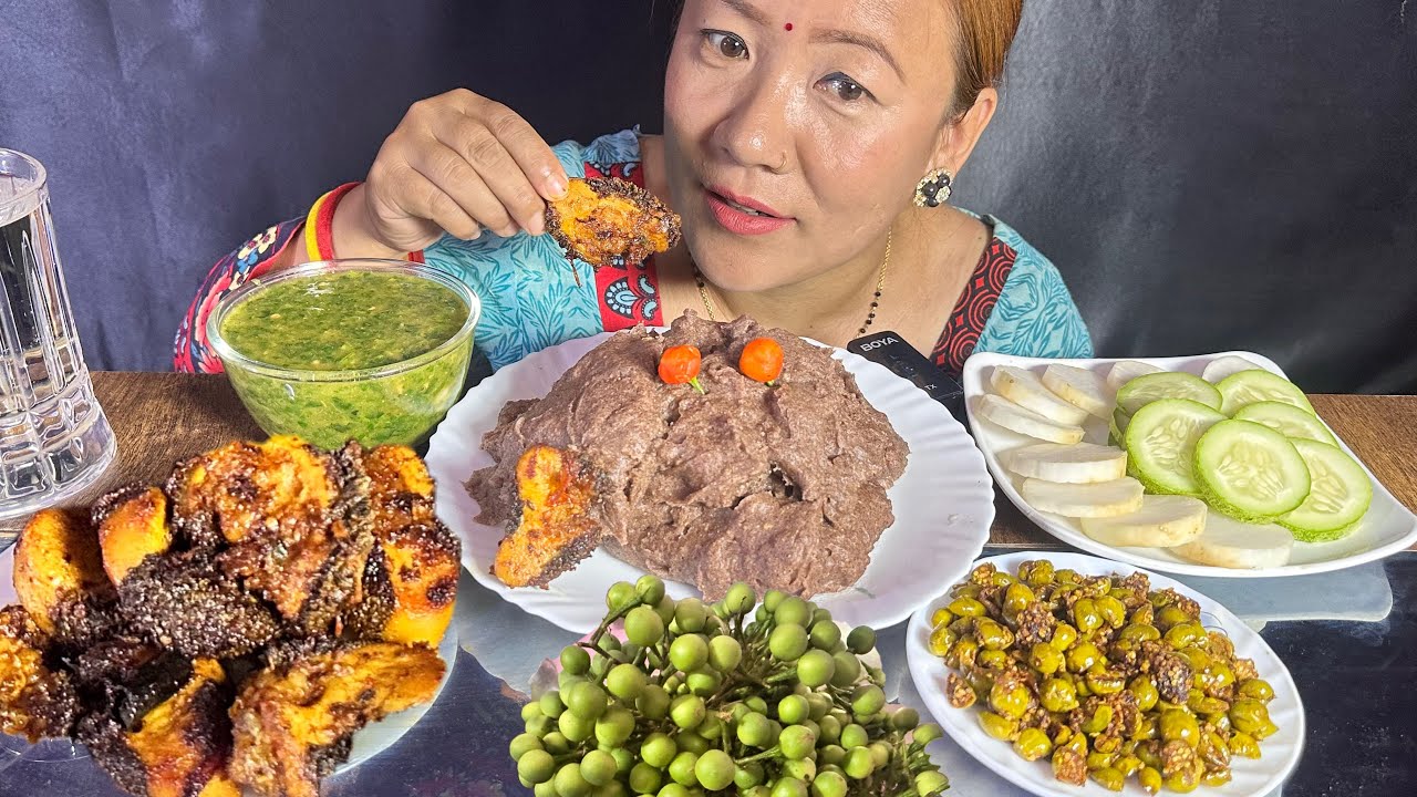 NEPALI TRADITIONAL FOOD ,ORGANIC SISNO ,BUFF INTESTINE & FRY BEA 😋|| RUBI RAI MUKBANG 🙏❤️