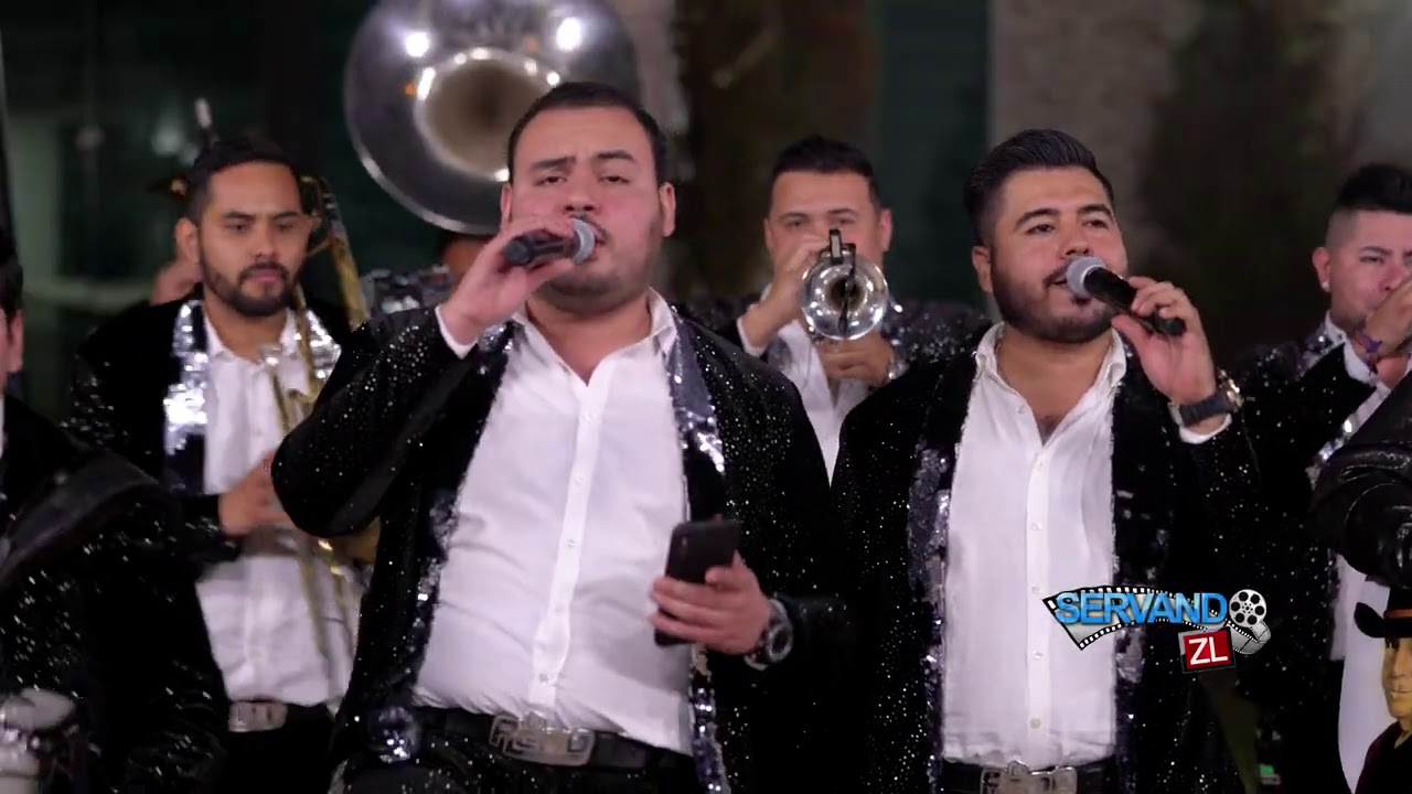 Banda Renovacion Ft. Los Arrendados - La Vida De Los Toys (En Vivo 2020)