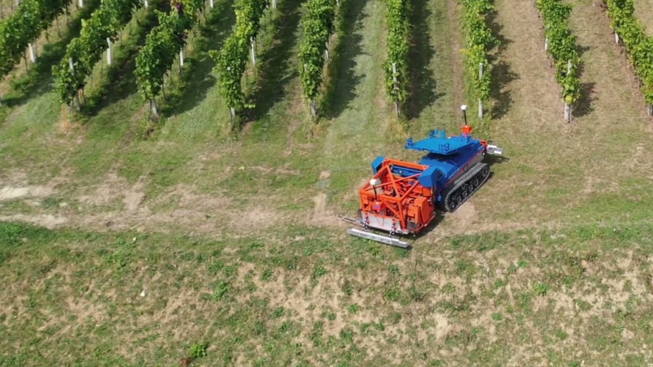 Slopehelper, presentation of autonomous agricultural robot