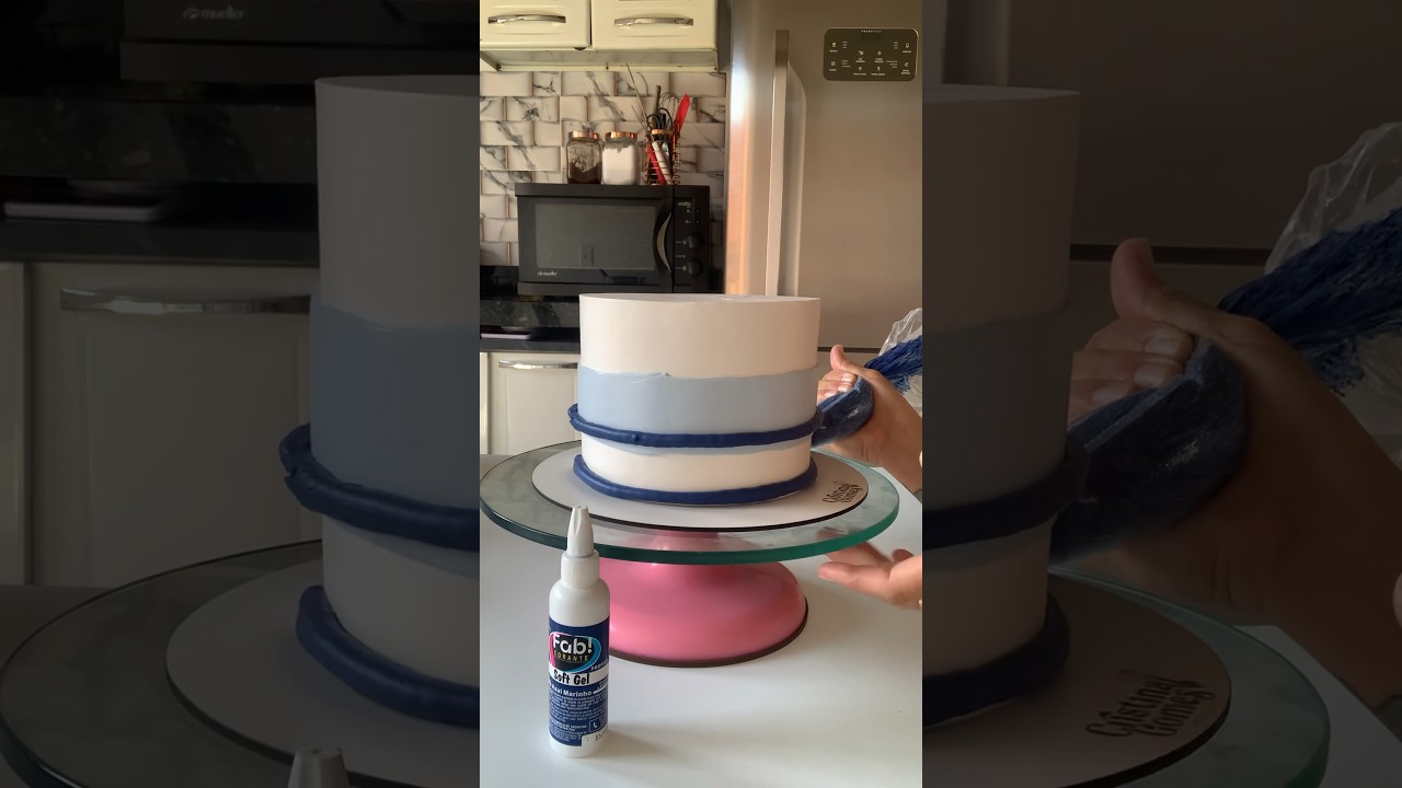 Cachep&ocirc; duplo #bolo #confeiteiros #confeitariaartistica #cake #doces