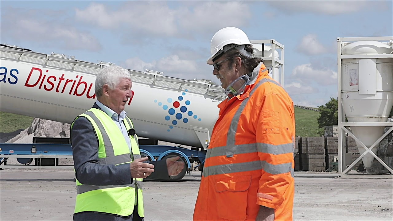 Mouvex® MX12 Series Screw Compressors Drive Success in Dry Bulk Truck Transport
