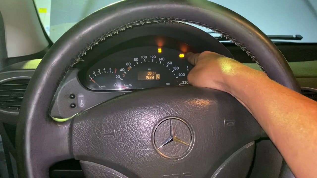 Mercedes Classe A falhando. Luzes do ESP e ABS acesas