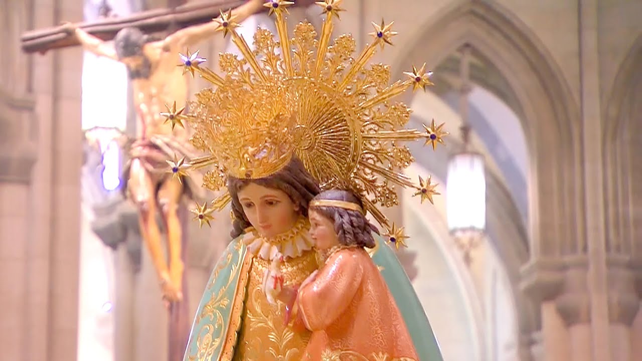 La Virgen de los Desamparados preside en La Almudena la misa por las víctimas de la DANA