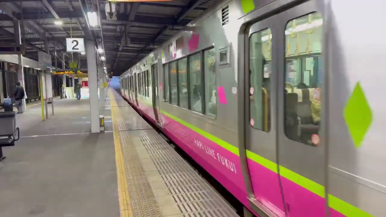 普通金沢行きHF11編成HF05編成