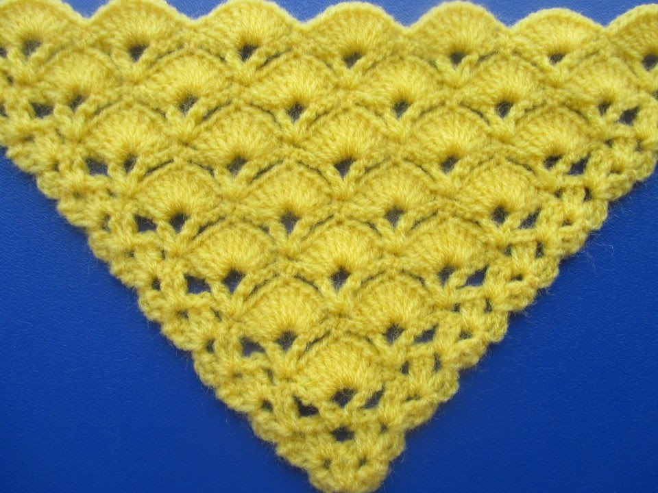 Chal Triangular o en punta Tejido a Crochet en Punto Abanicos paso a paso