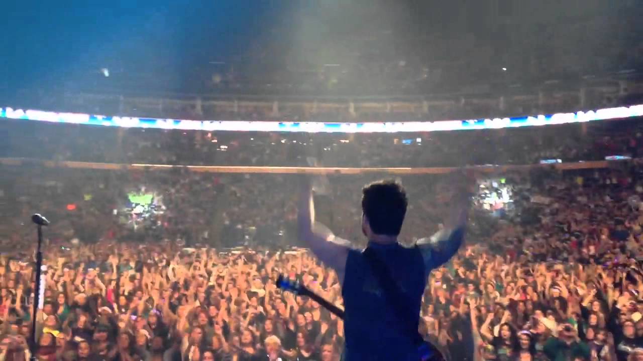 15,000 Singing "Say You Like Me"