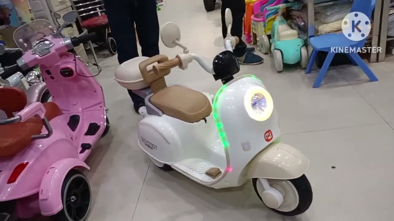 UNBOXING AND ASSEMBLING THE RIDE ON VESPA | MINI VESPA SCOOTER UNBOXING AND FITTING 