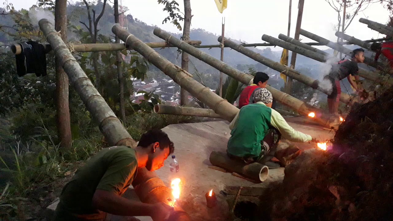 MERIAM BAMBU ( tradisi lebaran tahunan )