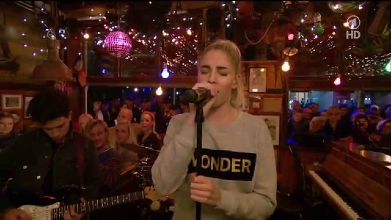 London Grammar · Strong @ Inas Nacht