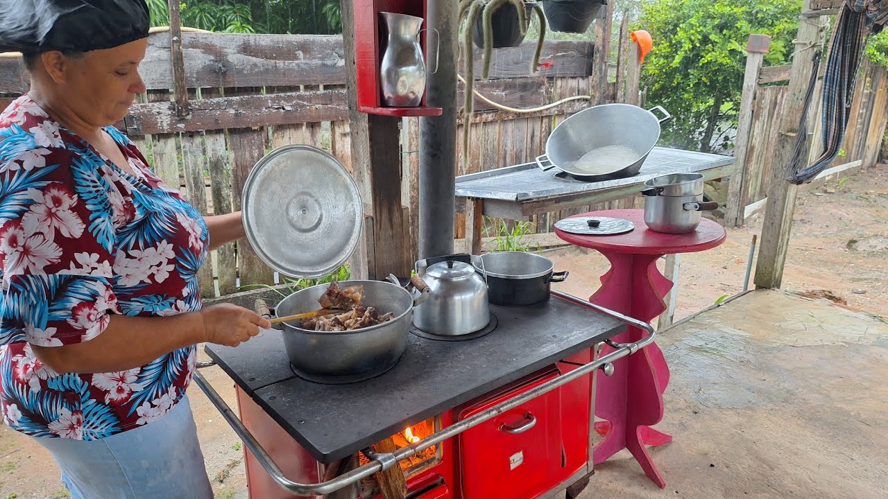PRIMEIRO ALMOÇO NO FOGÃO ECONÔMICO 