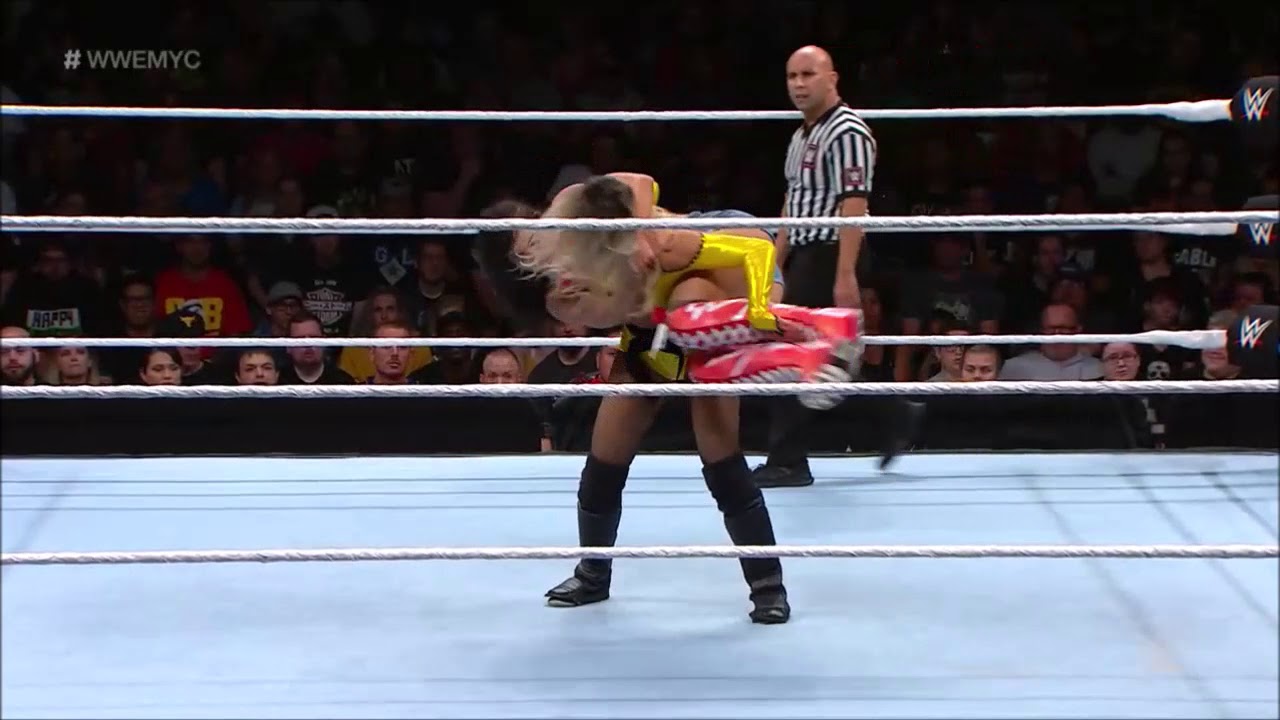 Taynara Conti- Swinging Side Slam