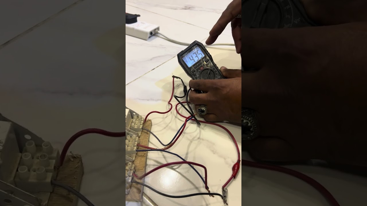 انتاج كهرباء جهود مختلفه وشحن بطارية من محول مكروف