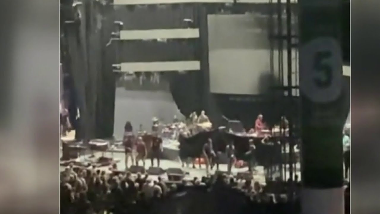 Carlos Santana collapses on stage during performance at Pine Knob in Clarkston