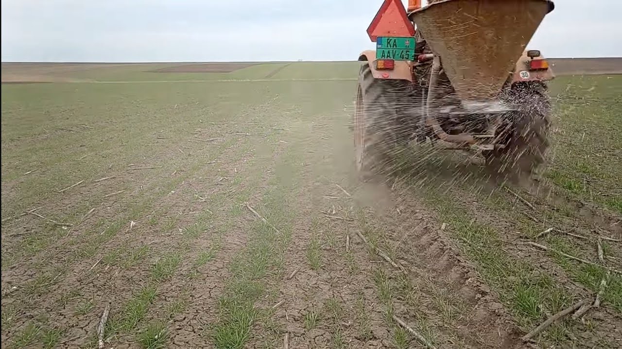 Műtrágyaszórás | Zetor 2511 | Ursus C- 360 |
