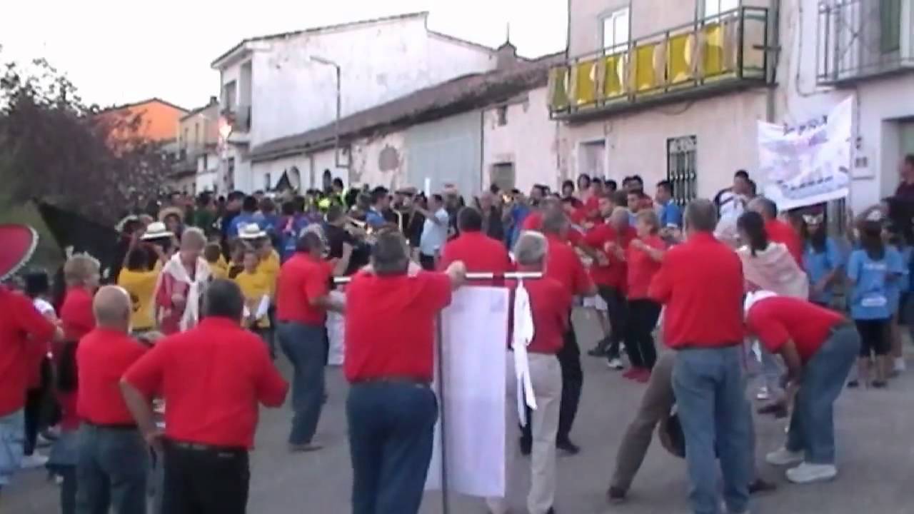 Desfile de peñas y pregon en Pedroso de La Armuña