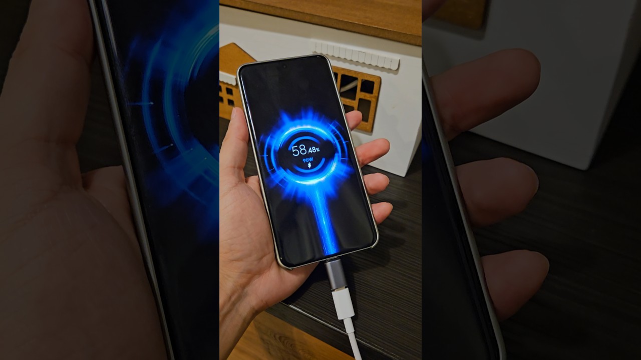 Xiaomi 14 Ultra: 90W Fast Charging with Magnetic Charger!