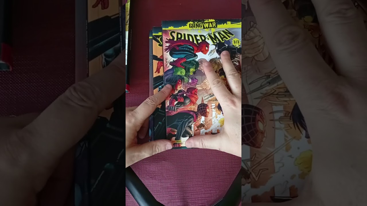 Fournée 44 02 Amazing Spider man par Wells T4 et Gang War T1 à 3