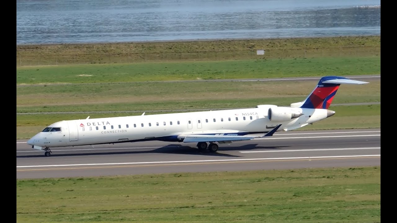 Delta Connection (SkyWest) Bombardier CRJ-900 [N554CA] landing in PDX
